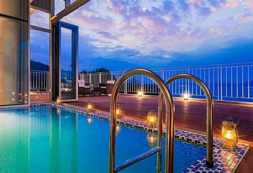 פנסיון Yeosu Marine Terrace Poolvilla