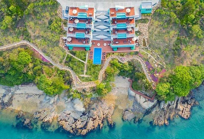 פנסיון Yeosu Marine Terrace Poolvilla