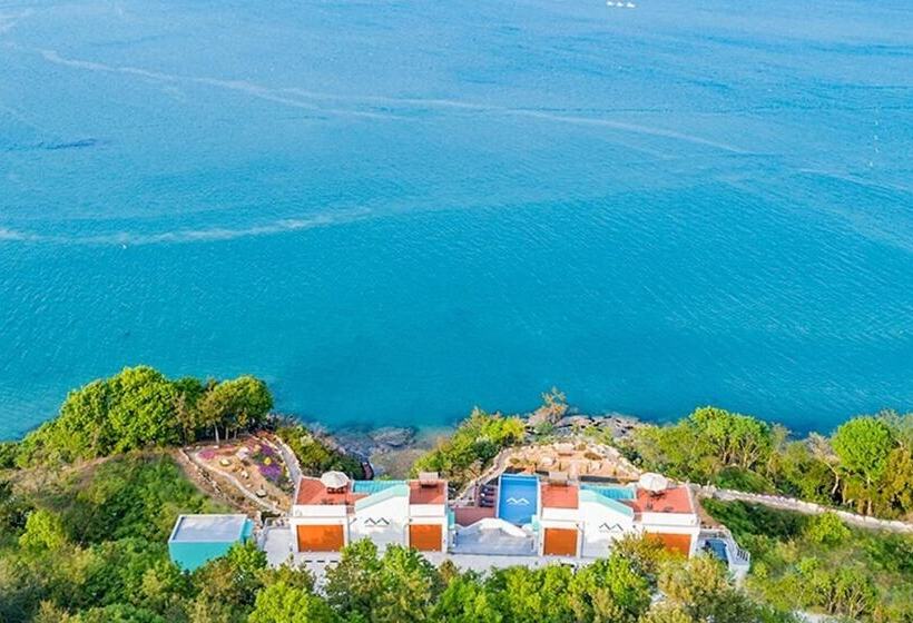 פנסיון Yeosu Marine Terrace Poolvilla