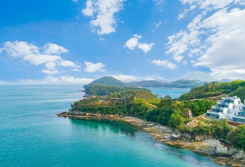 פנסיון Yeosu Marine Terrace Poolvilla