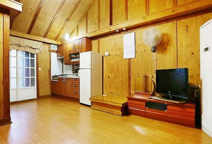 Pocheon Beverly Hill Pension