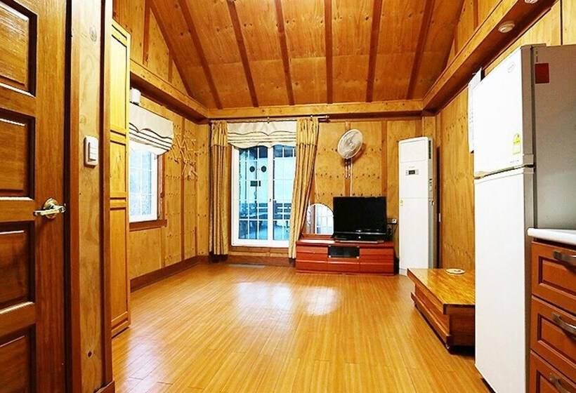 Pocheon Beverly Hill Pension