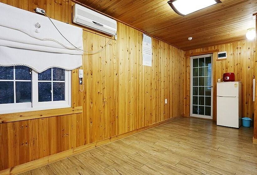 Pocheon Beverly Hill Pension