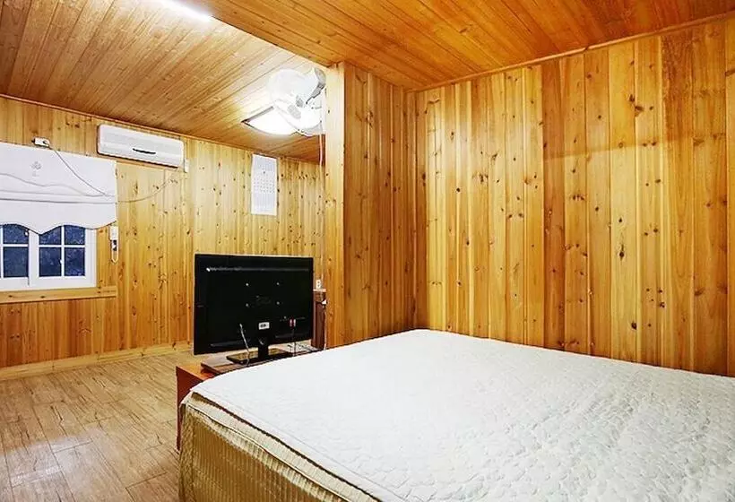 Pocheon Beverly Hill Pension