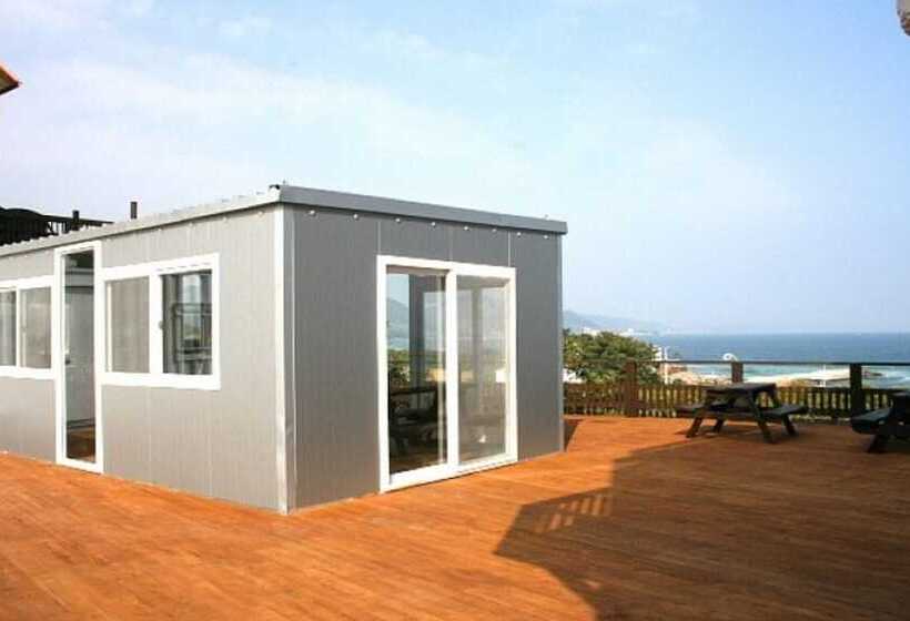 Pohang Hwajin Beach Pension