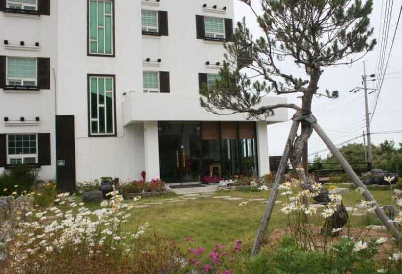 Pohang Hwajin Beach Pension