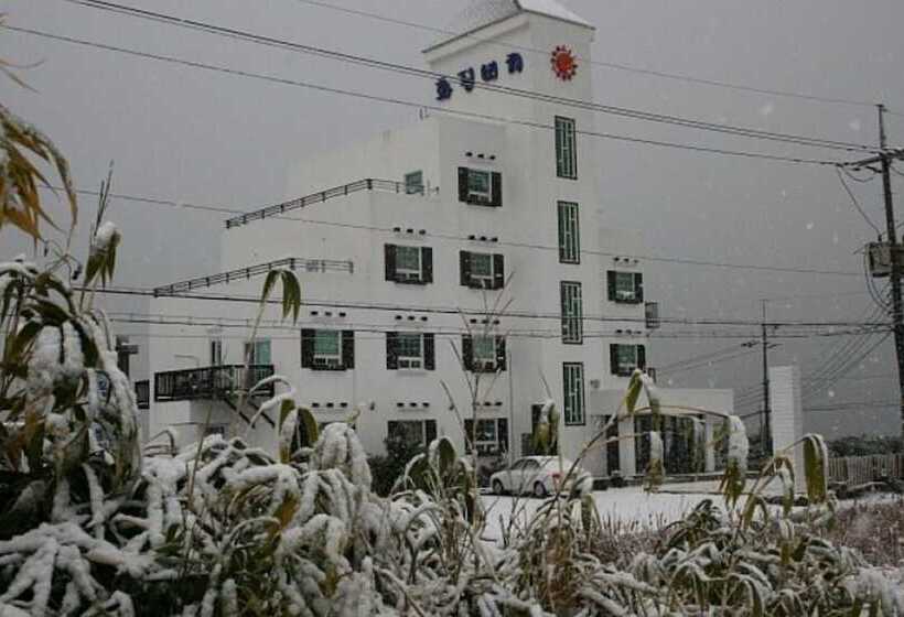 Pohang Hwajin Beach Pension