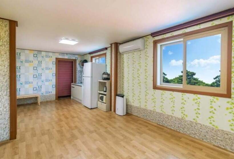 Taean Gomseom Hwangto Village Pension