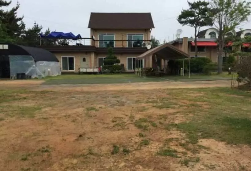 Taean Lunasol Pension