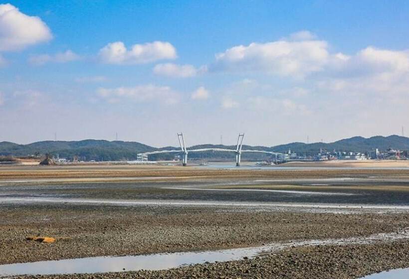 Taean Lunasol Pension