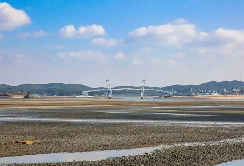 Taean Lunasol Pension