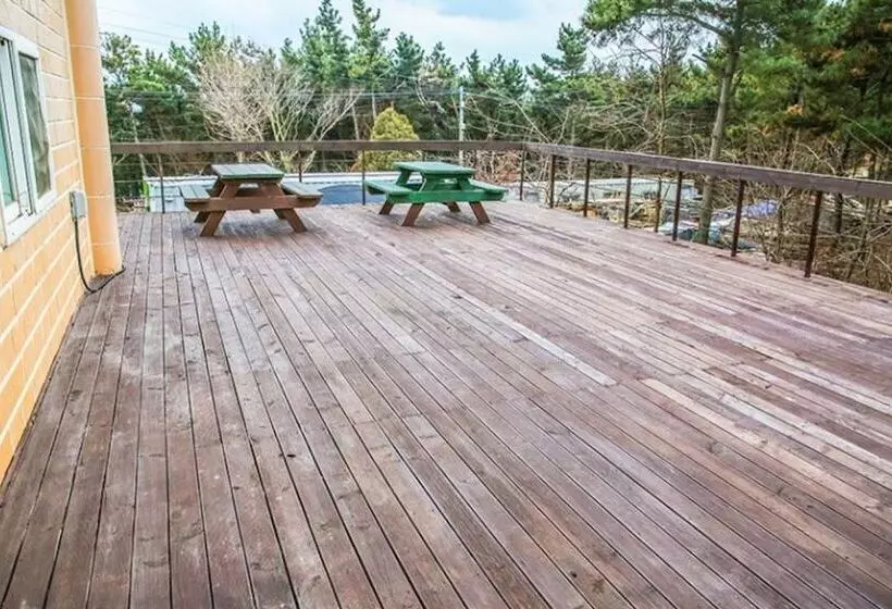Taean Lunasol Pension