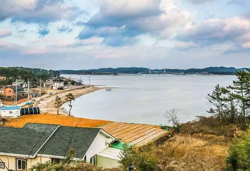 Taean Lunasol Pension