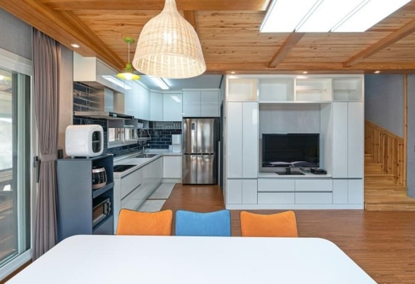 Yangpyeong Chorokbam Pool Villa Pension
