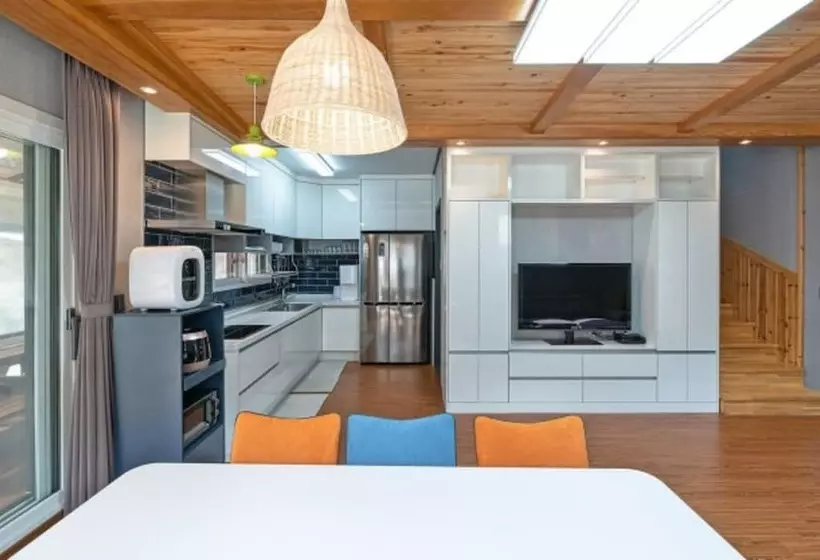 Yangpyeong Chorokbam Pool Villa Pension