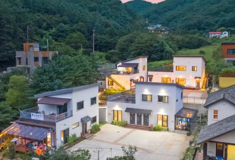 Yangpyeong Chorokbam Pool Villa Pension