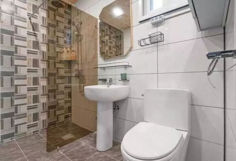 Yangpyeong Chorokbam Pool Villa Pension