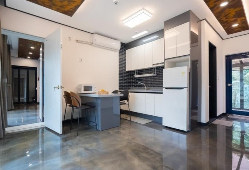 Yangpyeong Chorokbam Pool Villa Pension