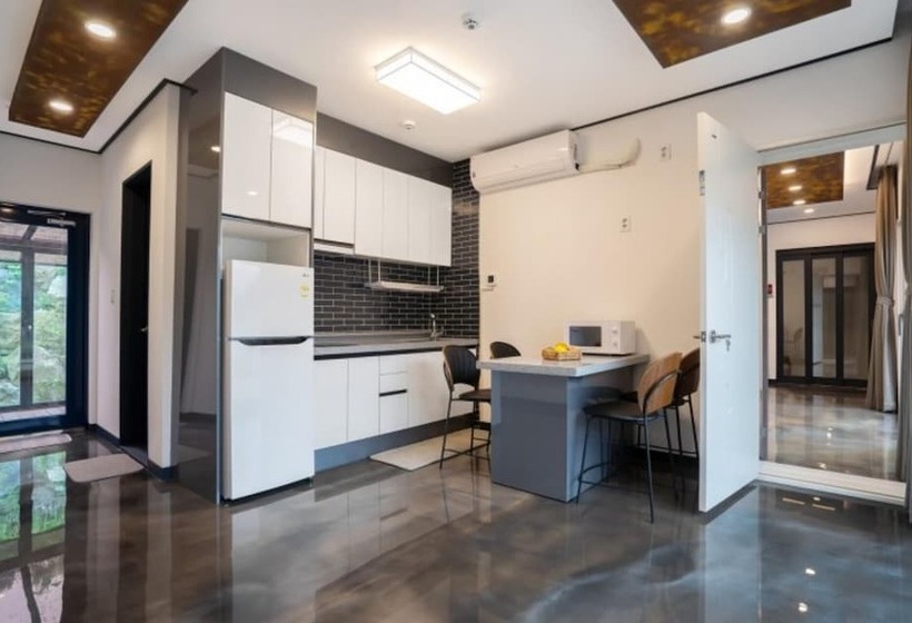 Yangpyeong Chorokbam Pool Villa Pension