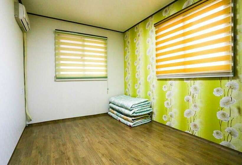 Yangpyeong San And Gang Pension