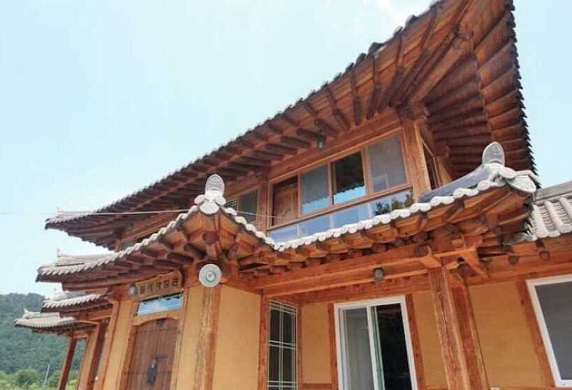 Yangyang Geumpurae Pension
