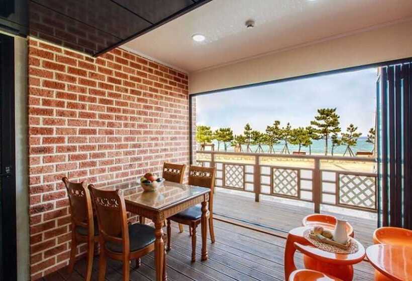 Yangyang Marepino Pension