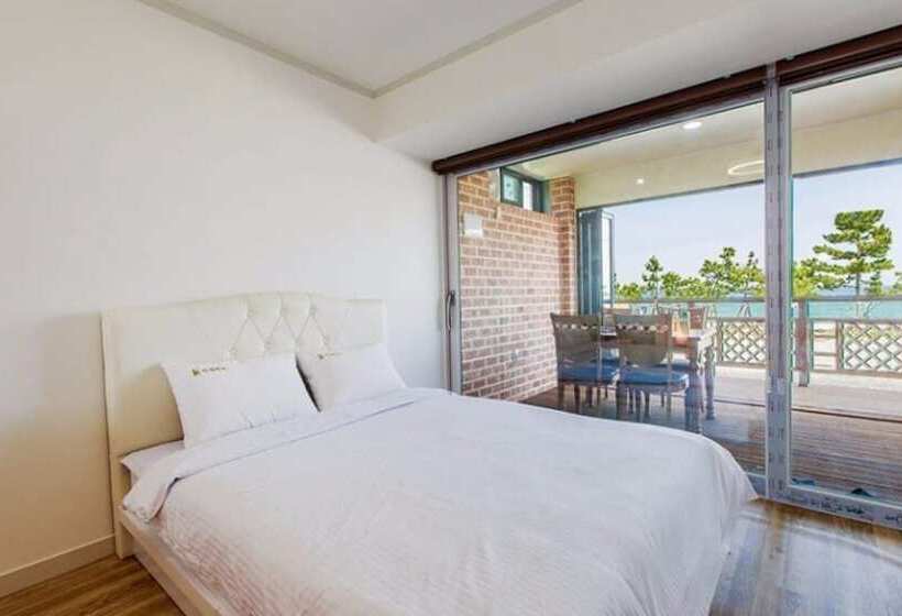 Yangyang Marepino Pension