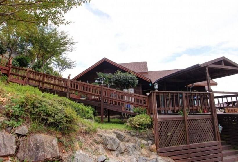 Yeosu Elvino Pension