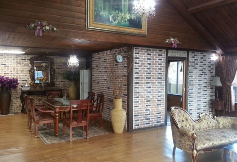 Yeosu Elvino Pension