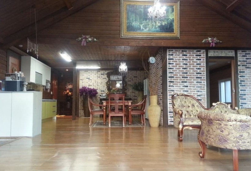 Yeosu Elvino Pension