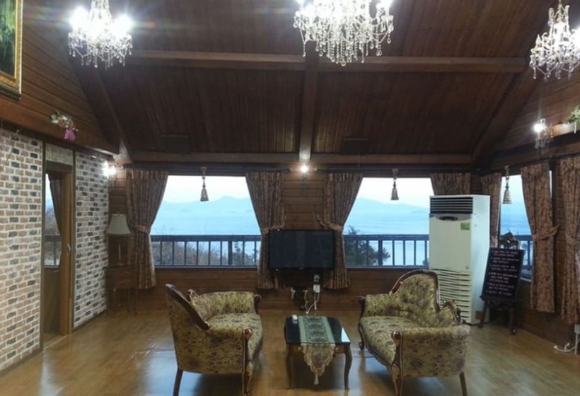 Yeosu Elvino Pension