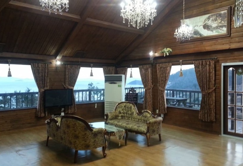 Yeosu Elvino Pension