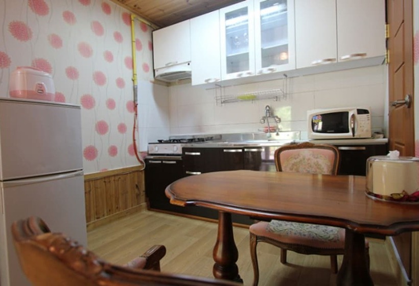 Yeosu Elvino Pension