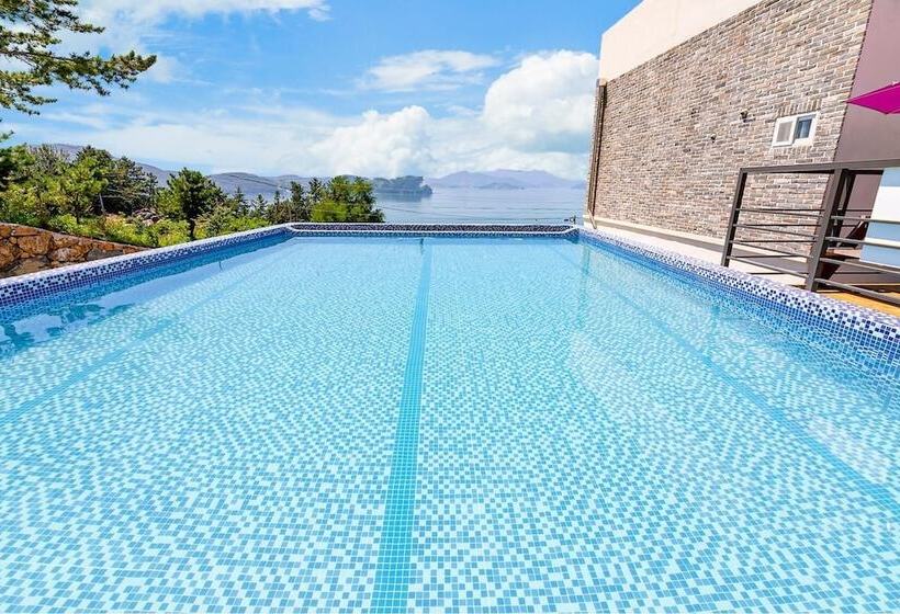 Yeosu Yegreena Pension