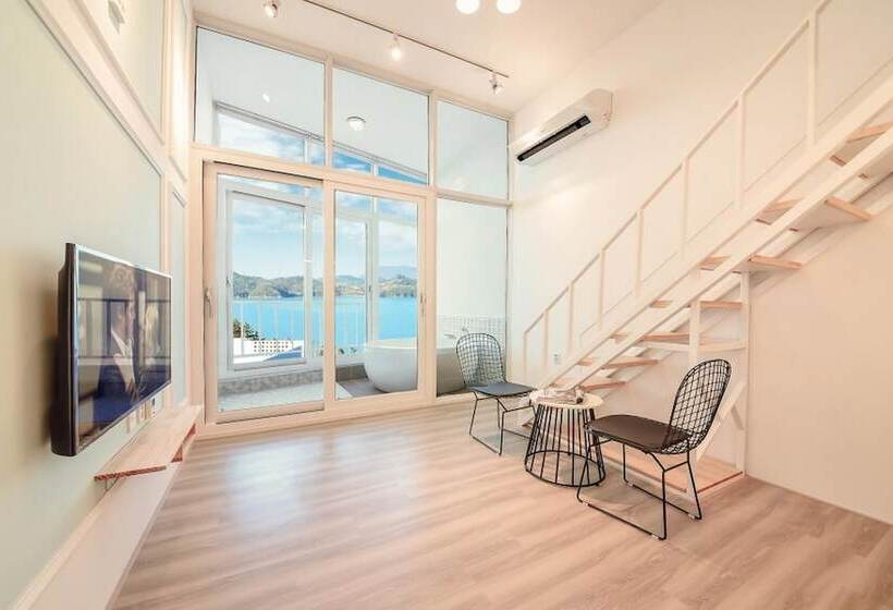 Yeosu Yegreena Pension