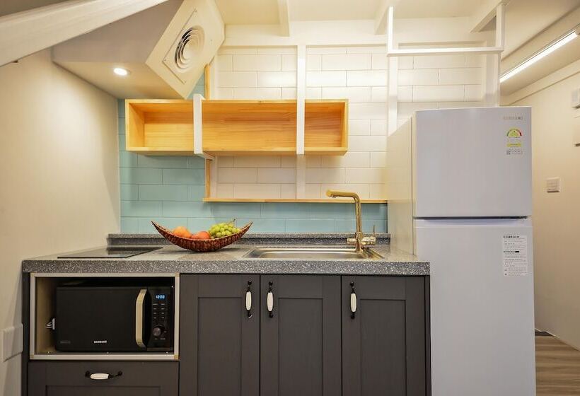 Yeosu Yegreena Pension