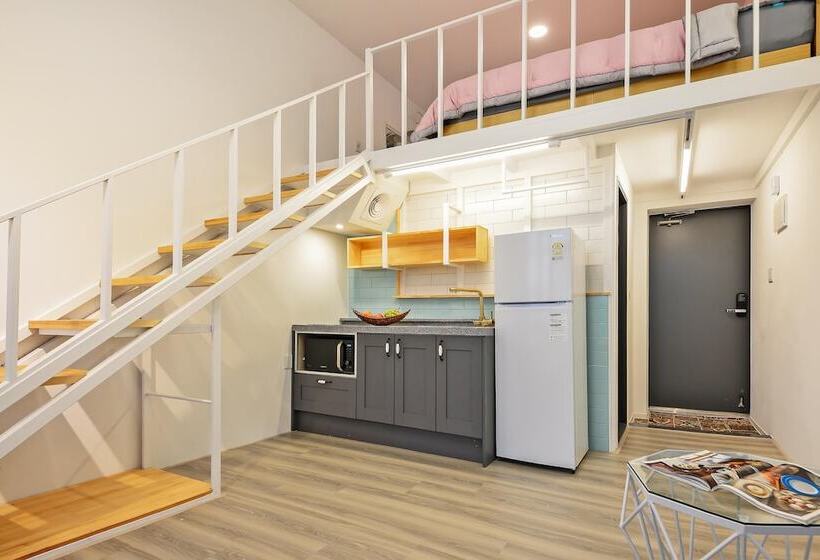 Yeosu Yegreena Pension