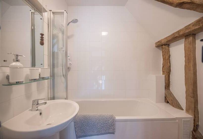 Granary Cottage, Valley Farm Barns Snape