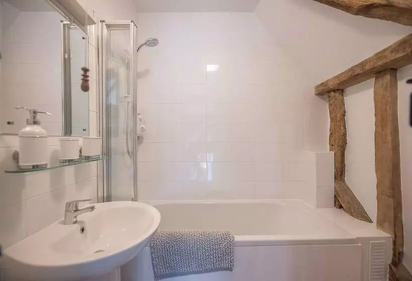 Granary Cottage, Valley Farm Barns Snape