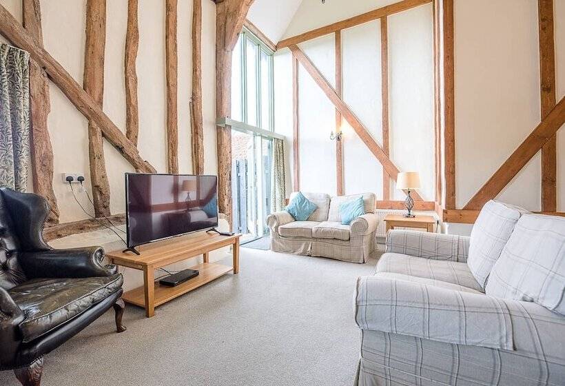 Granary Cottage, Valley Farm Barns Snape