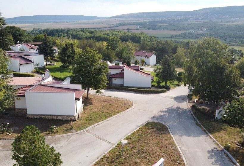 בית מלון כפרי Bultrak  Eco Village