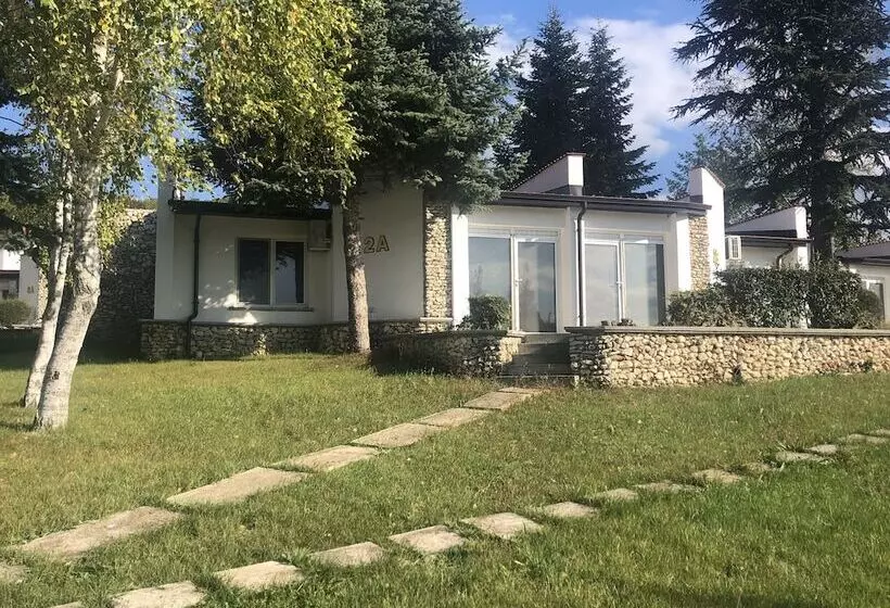 Hotelli Bultrak  Eco Village