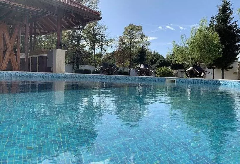 Hotelli Bultrak  Eco Village