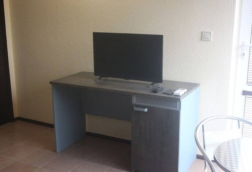 בית מלון כפרי Bultrak  Eco Village