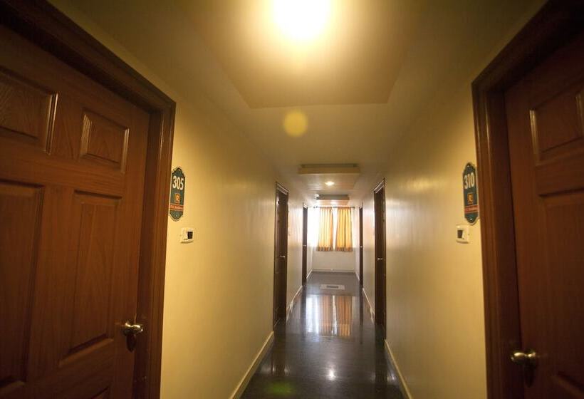 בית מלון כפרי Ganesh Meridian