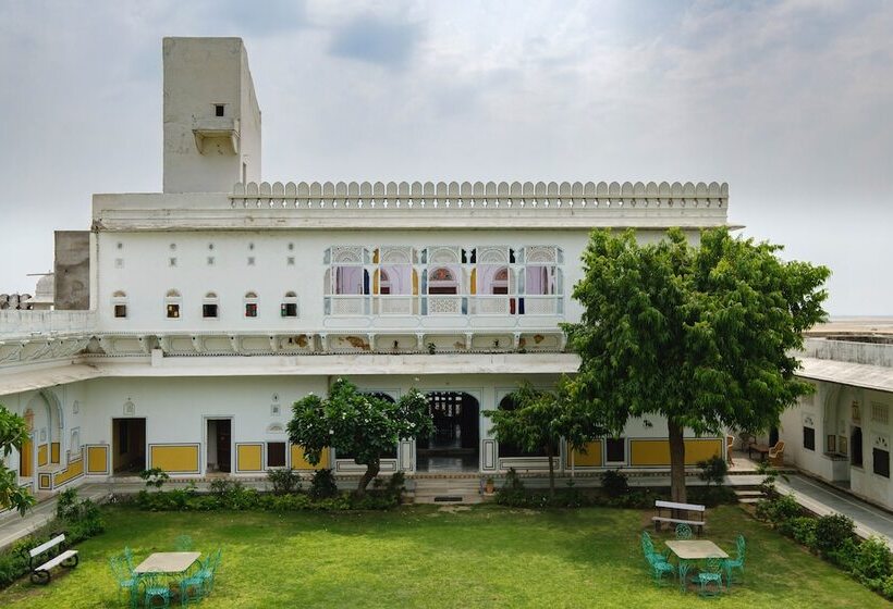 Отель Rajmahal Palace