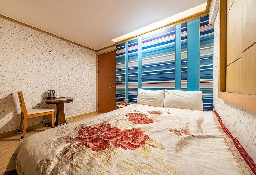 Motel Geumjeong W