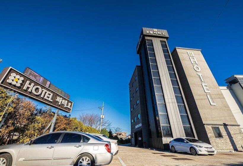 فندق على الطريق Goseong Hotel Patio