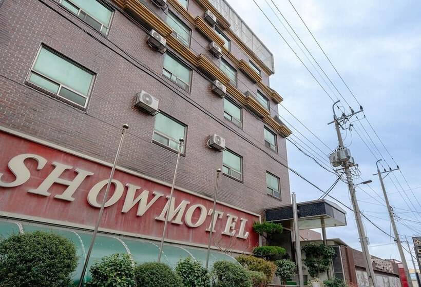 汽车旅馆  Naju Show