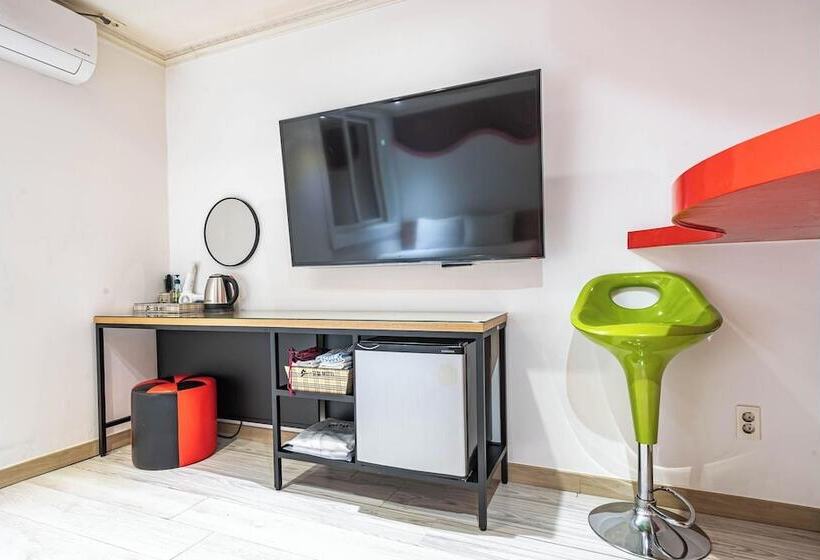 汽车旅馆  Naju Show